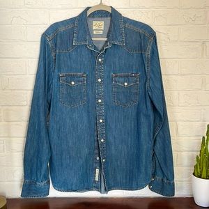Men’s Lucky Brand Denim Shirt. Excellent Condition. M